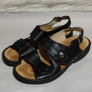 Finn Comfort Bermuda Black Leather Sandals (XX-55)